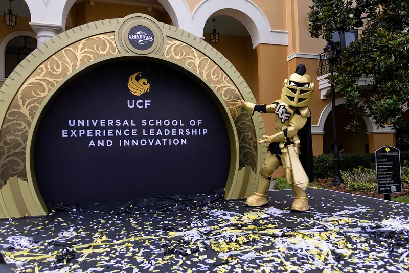 Universal Destinations and Experiences on the Rosen College campus