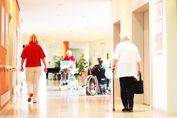 Featured image for article: LESSONS FROM HOSPITALITY—TOWARDS A HYBRID MODEL OF SENIOR LIVING COMMUNITIES - Rosen Research Review