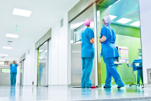 Featured image for article: INCREASING HEALTH TOURISM SPENDING IN THE UNITED STATES - Rosen Research Review