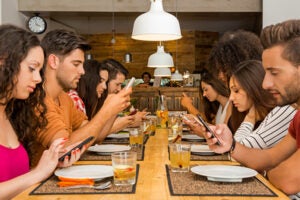 Article thumbnail: DIET APPS